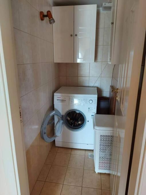 Όμορφο, Άνετο Ζεστά Διακοσμημένο Διαμέρισμα Терми Екстериор снимка